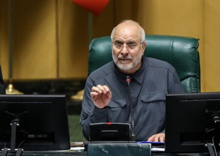 قالیباف: در زمستان سال قبل می‌گفتیم که در تابستان دیگر ناترازی و قطعی برق نداریم، اما دیدیم که بیشتر شد / می‌گویند به دلیل بارش کم وآب‌های سد‌ها ۱۰ الی ۱۲ هزار مگاوات از دست دادیم؛ آیا پایان زمستان گذشته ما متوجه نبودیم که ذخایر سد‌های ما چقدر است؟