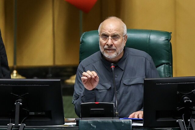 قالیباف: در زمستان سال قبل می‌گفتیم که در تابستان دیگر ناترازی و قطعی برق نداریم، اما دیدیم که بیشتر شد / می‌گویند به دلیل بارش کم وآب‌های سد‌ها ۱۰ الی ۱۲ هزار مگاوات از دست دادیم؛ آیا پایان زمستان گذشته ما متوجه نبودیم که ذخایر سد‌های ما چقدر است؟