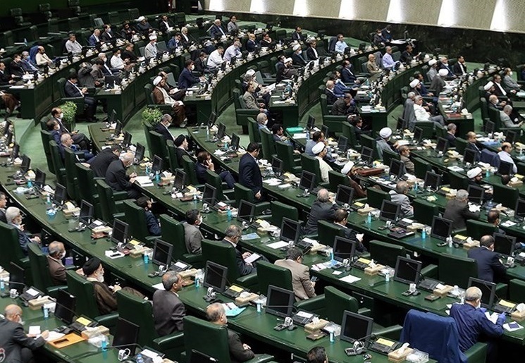 جزئیات نشست غیرعلنی مجلس درباره مکانیسم ماشه؛ سخنگوی هیات رئیسه: قالیباف تاکید کرد که حتما دست ایران پُر است؛ هرگونه اقدام متقابلی که تشخیص داده شود در انجامش کوتاهی نخواهیم کرد / همه ارکان و نهادهای نظام متفق النظر هستند که ما حتماً اقدام متقابل خواهیم داشت / وضعیت بدتر از این نخواهد شد