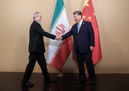 سخنگوی وزارت خارجه: ما با چین رابطه حسنه‌ای داریم؛ قرارداد ۲۵ ساله را داریم و این موافقنامه بدون حواشی دیگر به کار خود ادامه می‌دهد / چین و روسیه مواضع خود را درباره غیرقانونی بودن اقدام سه کشور اروپایی اعلام کردند / به استحکام روابط با چین خوشبین هستیم و برنامه‌هایی که دو کشور برای تقویت روابط دارند