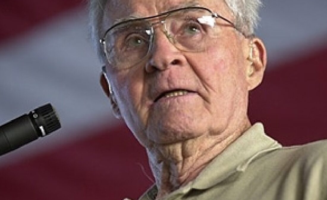 خلبان بمبافکن اتمی از لحظه پرتاب اولین بمب بر فراز ژاپن میگوید