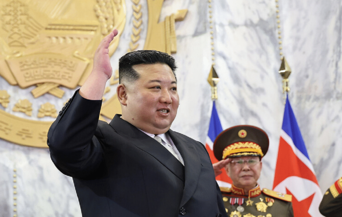 بازدید کیم جونگ اون از تأسیسات جدید تولید موشک