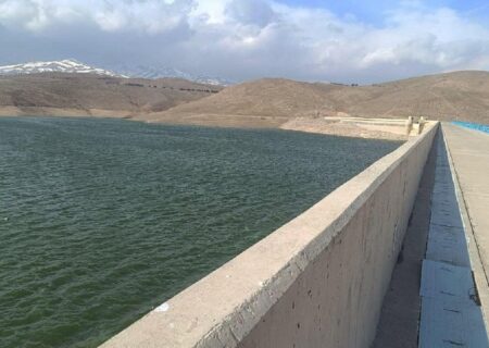 حجم آب سد اکباتان به نیمه رسید؛ مردم صرفه‌جویی کنند