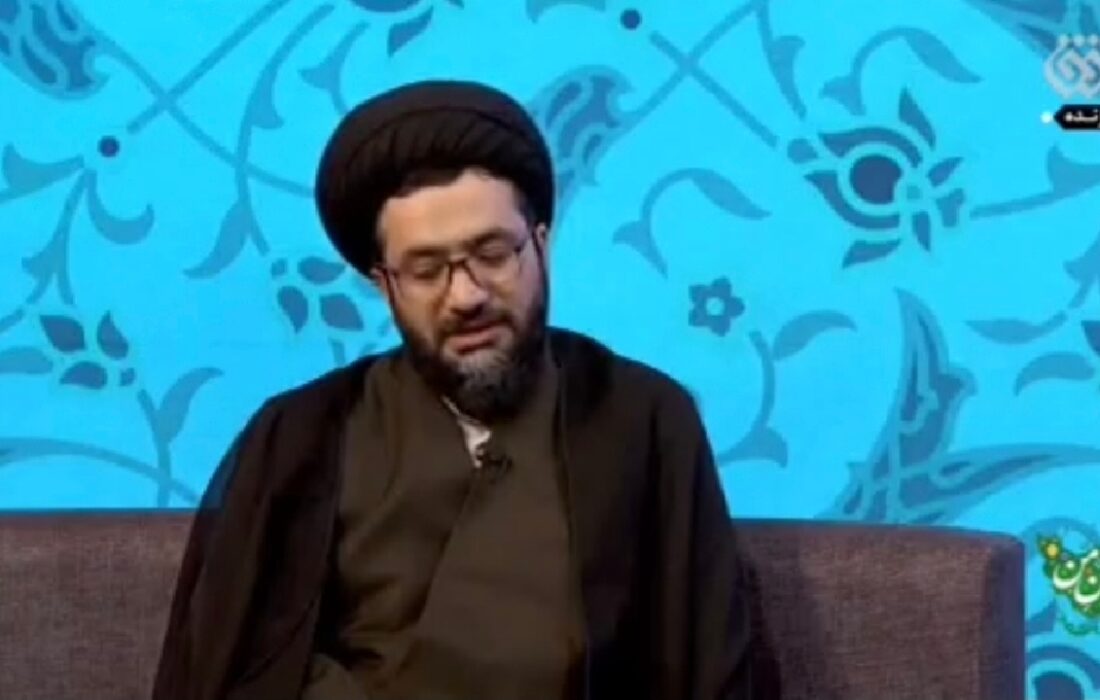 حکایت شنیدنی مردی که سالی یک بار از انگلیس به مسجد جمکران میآید + فیلم