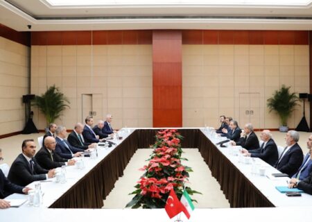 پزشکیان: با هرگونه حضور نیرو‌های فرامنطقه‌ای در قفقاز مخالفیم