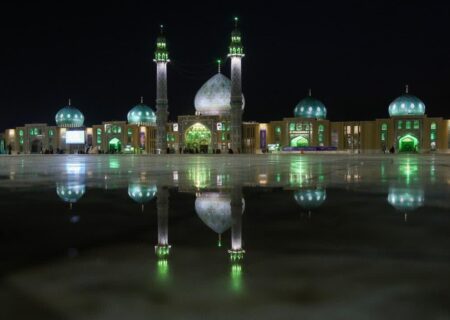 حال و هوای زیبای مسجد مقدس جمکران شب تاجگذاری حضرت مهدی (عج) + فیلم