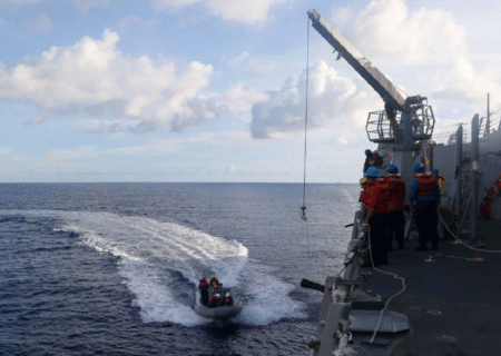 واکنش پکن به گشت مشترک آمریکا، ژاپن و فیلیپین در دریای چین جنوبی