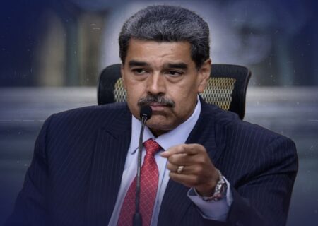 مادورو: ونزوئلا آماده مبارزه مسلحانه است