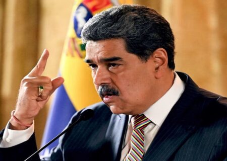 مادورو: آمریکا بدنبال تصاحب ثروت ونزوئلا است