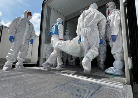 اوکراین بقایای هزار نظامی کشته‌شده را از روسیه تحویل گرفت