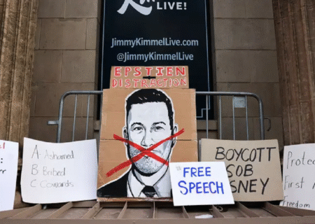 غول‌های رسانه‌ای آمریکا در برابر ترامپ سر فرود آوردند؛ ضربه‌ای بزرگ به آزادی بیان