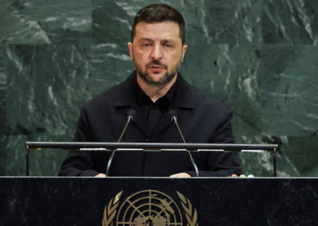 زلنسکی: اگر ملتی خواهان صلح است، باید روی سلاح‌های خود کار کند