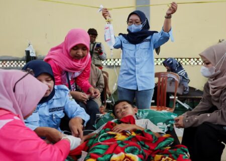 بیش از ۱۰۰۰ دانش‌آموز در مدارس اندونزی دچار مسمومیت غذایی شدند