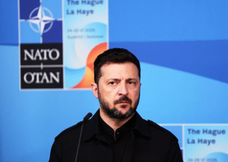 زلنسکی: ناتو از روسیه می‌ترسد
