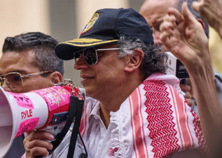 انتقاد رئیس جمهور کلمبیا از واشنگتن به دلیل زیر پا گذاشتن قوانین بین‌المللی