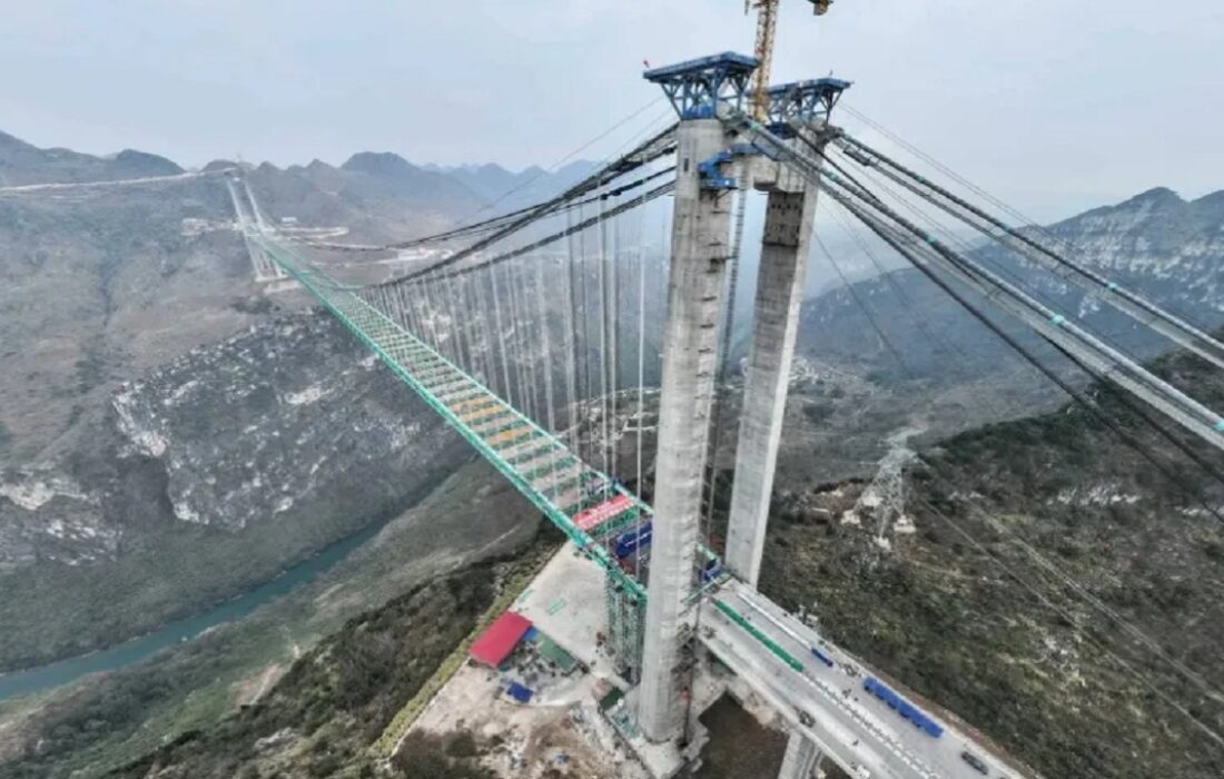 افتتاح باشکوه‌ترین پل مرتفع جهان در جنوب غربی چین