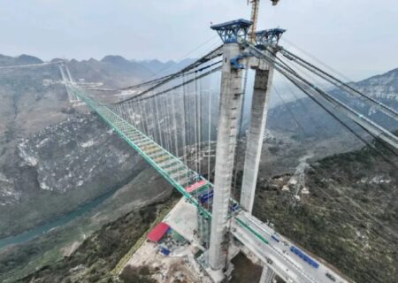 افتتاح باشکوه‌ترین پل مرتفع جهان در جنوب غربی چین