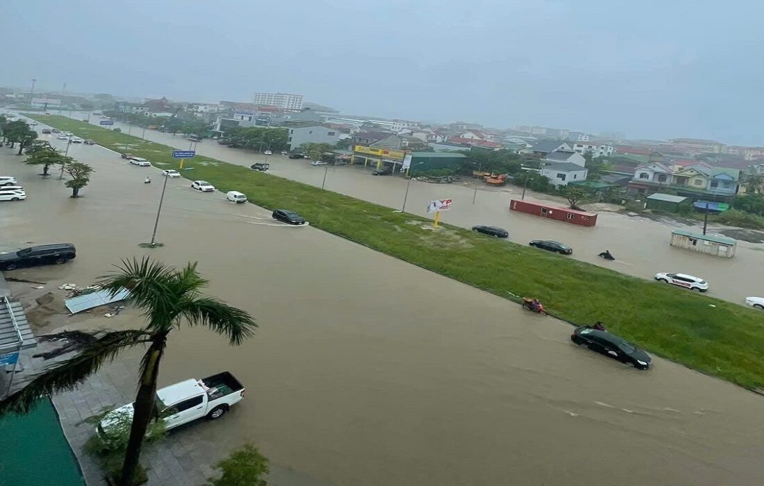 طوفان بوآلوی در ویتنام جان دو نفر را گرفت؛ ۱۷ نفر مفقود شدند