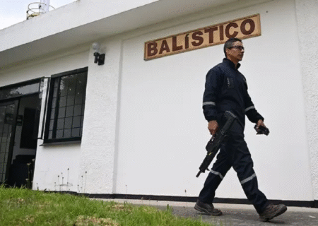 آغاز تولید نخستین تفنگ‌های بومی کلمبیا به جای سلاح‌های اسرائیلی