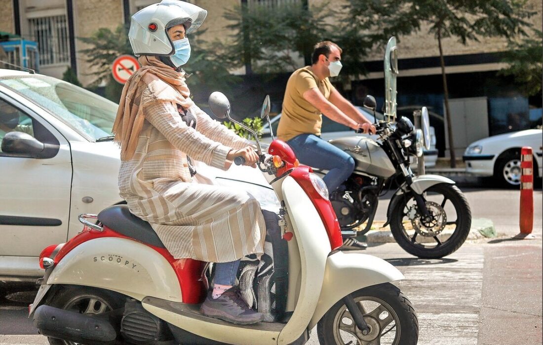 پلمب یک کافه قبل از دورهمی دختران موتور سوار