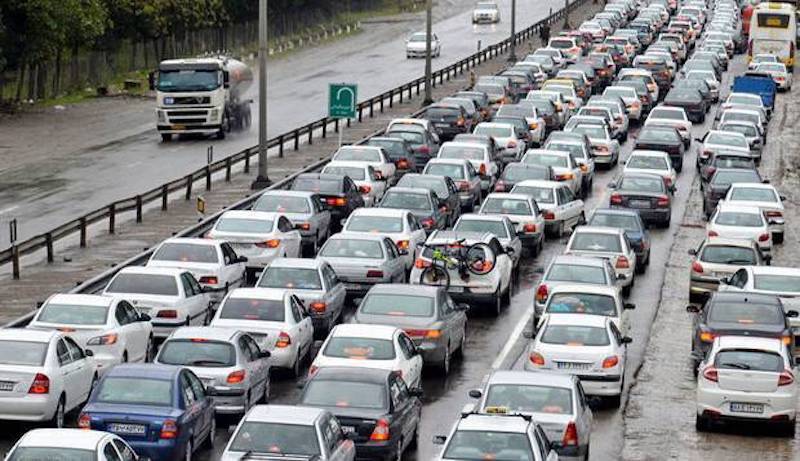 ترافیک ۱۵ کیلومتری در محور خروجی گیلان