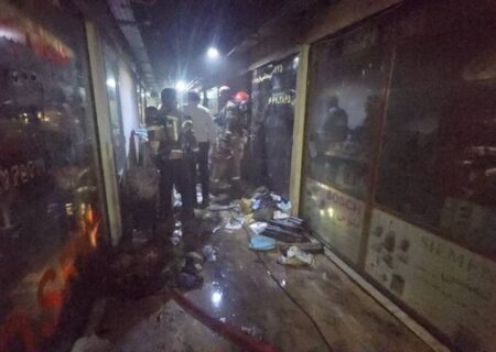 مهار آتش‌سوزی در ساختمان تجاری خیابان جمهوری