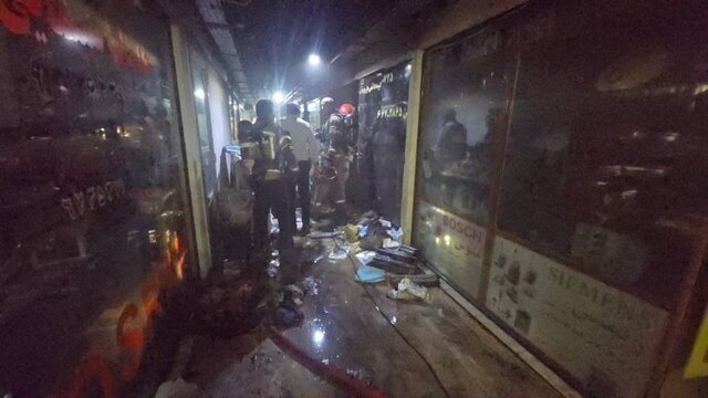 مهار آتشسوزی در ساختمان تجاری خیابان جمهوری