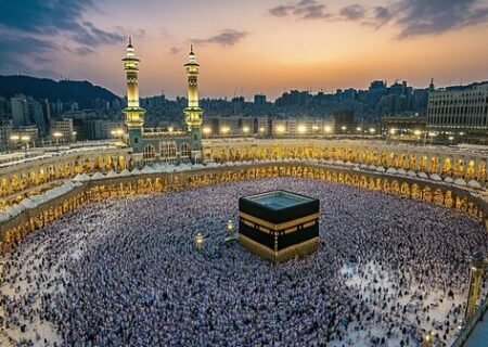 تمام دارندگان فیش عمره اقدام کنند