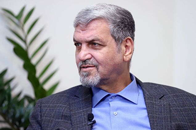 هنوز جمشید بسم الله داریم/ در ماجرای کاترین شکدم اشتباه کردم / پشت پرده شعار اصلاحطلب – اصولگرا، دیگه تمومه ماجرا / وزرا به سوی اصولگرایان غش میکنند