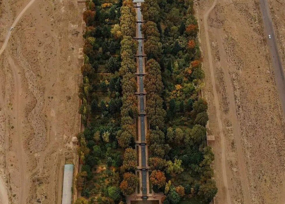 عکس: شروع پاییز در باغ شازده ماهان از نمایی زیبا