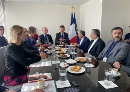 آغاز رایزنی عراقچی با وزرای خارجه کشور‌های اروپایی + عکس