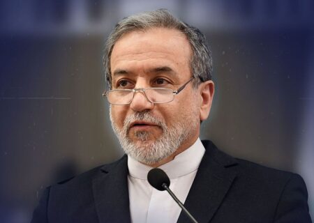 عراقچی: آمریکا به دیپلماسی خیانت کرد و اروپا آن را به خاک سپرد