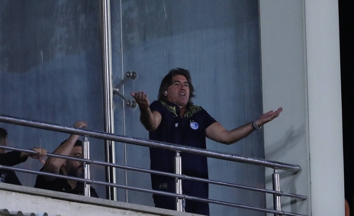 استقلالِ ساپینتو در گرداب بیاعتمادی؛ سقوط تمرکز با نتایج ضعیف و حاشیههای خودزده