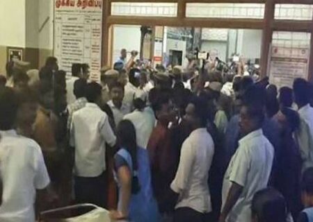 89 کشته و زخمی در ازدحام جمعیت هندی!