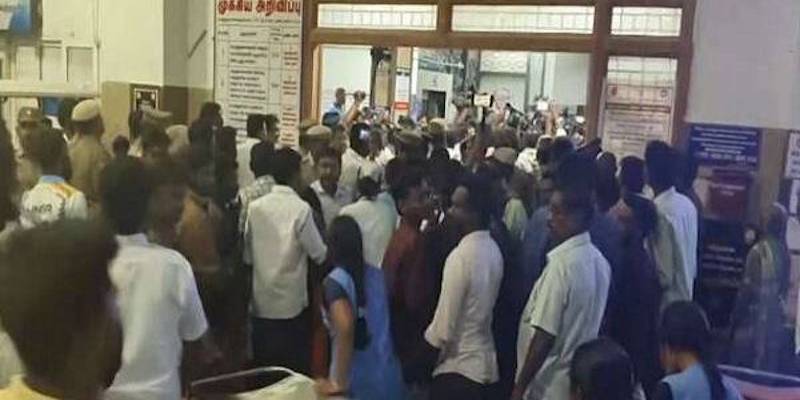 89 کشته و زخمی در ازدحام جمعیت هندی!