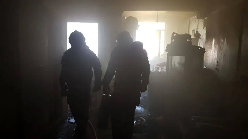 آتش‌سوزی مهیب در ساختمان ۱۲ طبقه ستارخان