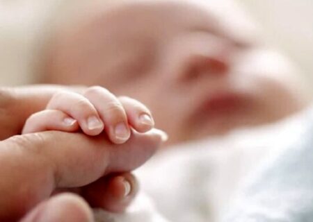 تصویری دلگرم‌کننده از نوزاد نارس ۴۸۰ گرمی منتشر شد + عکس