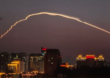 چین موشک قاره‌پیما با قابلیت حمل کلاهک هسته‌ای آزمایش کرد + تصویر