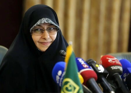 انسیه خزعلی: نقل قول منتسب به پدرم درباره نظر ولیعصر (عج) در مورد خاتمی صحت ندارد