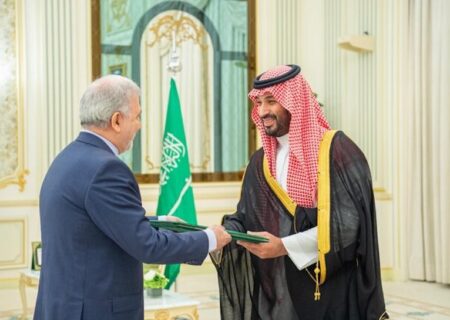 سفیر جدید ایران استوارنامه‌اش را تقدیم ولیعهد سعودی کرد