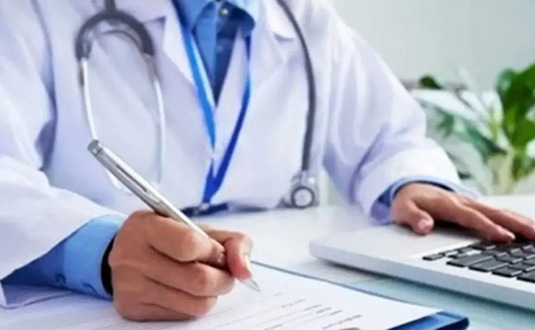 “حجم تخلفات مالی پزشکان بسیار اندک است”؛ جامعه پزشکی خواستار اصلاح نظام پرداخت‌ها شد