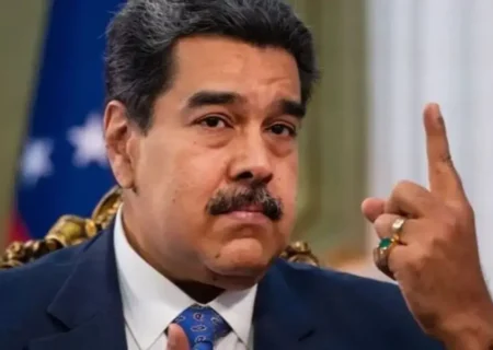 مادورو: ونزوئلا هرگز اجازه بازگشت استعمار را نمی‌دهد