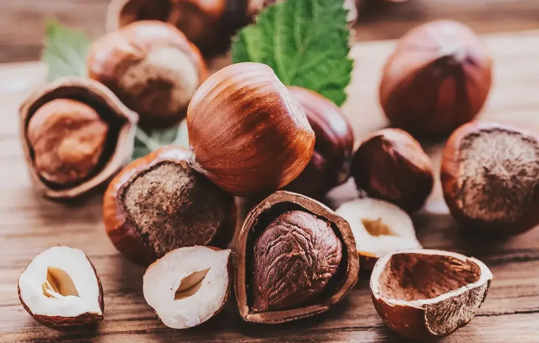 کالری فندق چقدر است؟