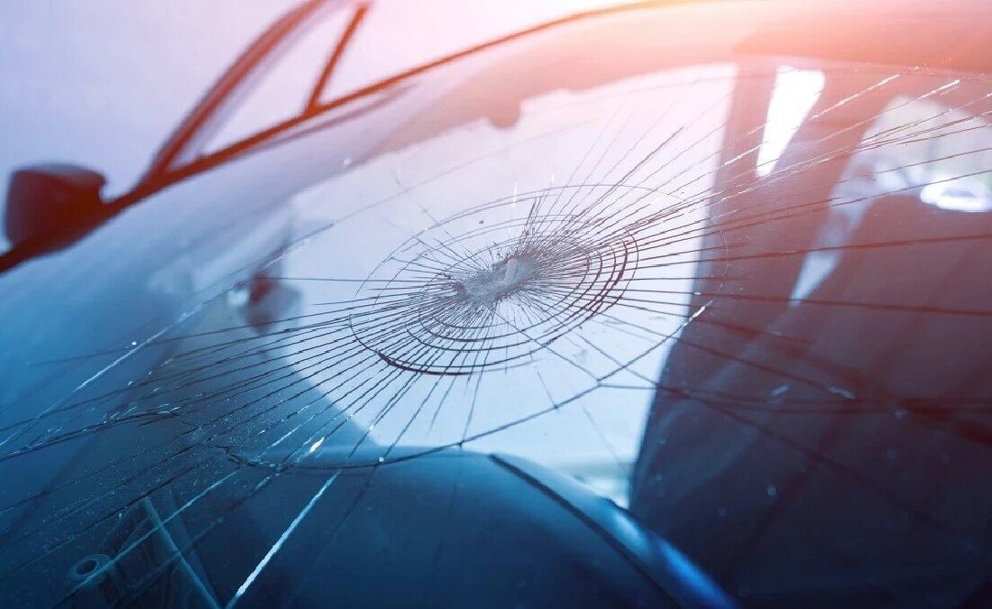 دلایل ترک خوردن شیشه خودرو و راههای پیشگیری از آن