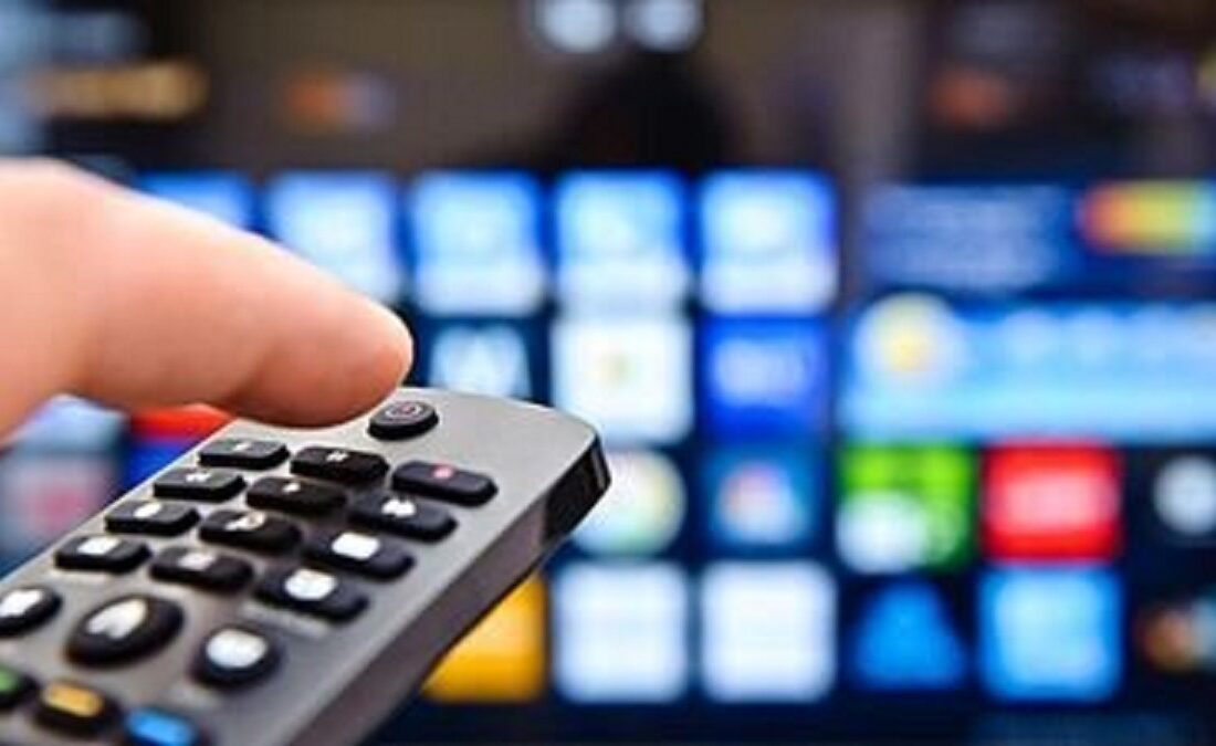 فرار از استرس با سریال دیدن پشت سر هم؛ مفید یا مضر؟