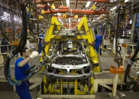 بدهی دو خودروساز بزرگ به ۶۲۰ همت رسید (فیلم)