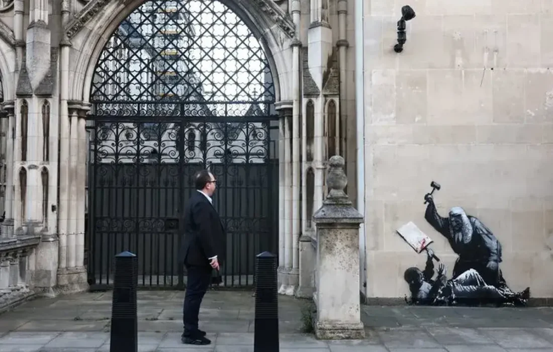 حذف اثر جنجالی بنکسی از دیوار دادگاه قدیمی لندن