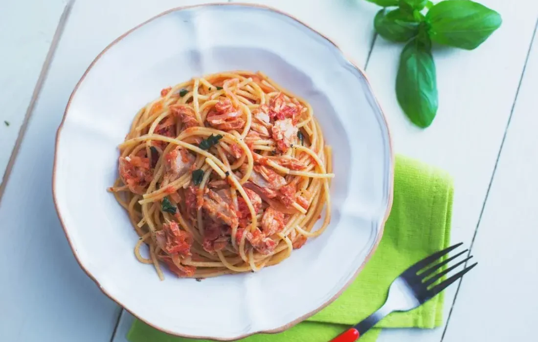 طرز تهیه اسپاگتی با سس تن ماهی