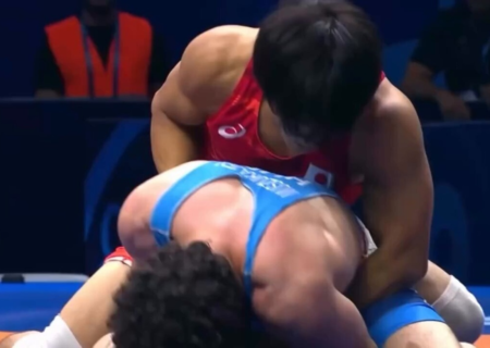 مشت‌های متوالی قهرمان جهان بر صورت کشتی‌گیر ژاپنی (فیلم)