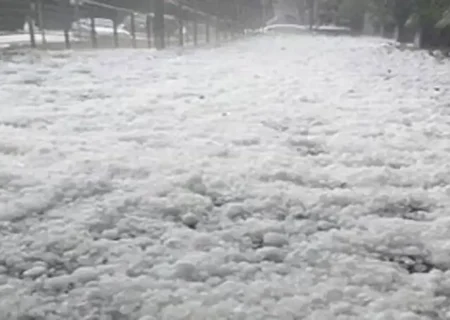 طوفان تگرگ بی‌سابقه در پکن (فیلم)